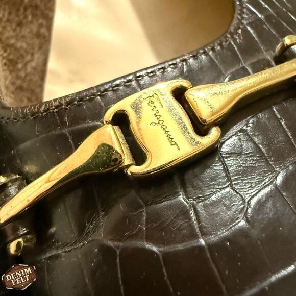 Salvatore Ferragamo Brown Croc-Embossed Vara Heels Gold Bit Buckle Sz 8 2A Italy - Picture 4 of 13